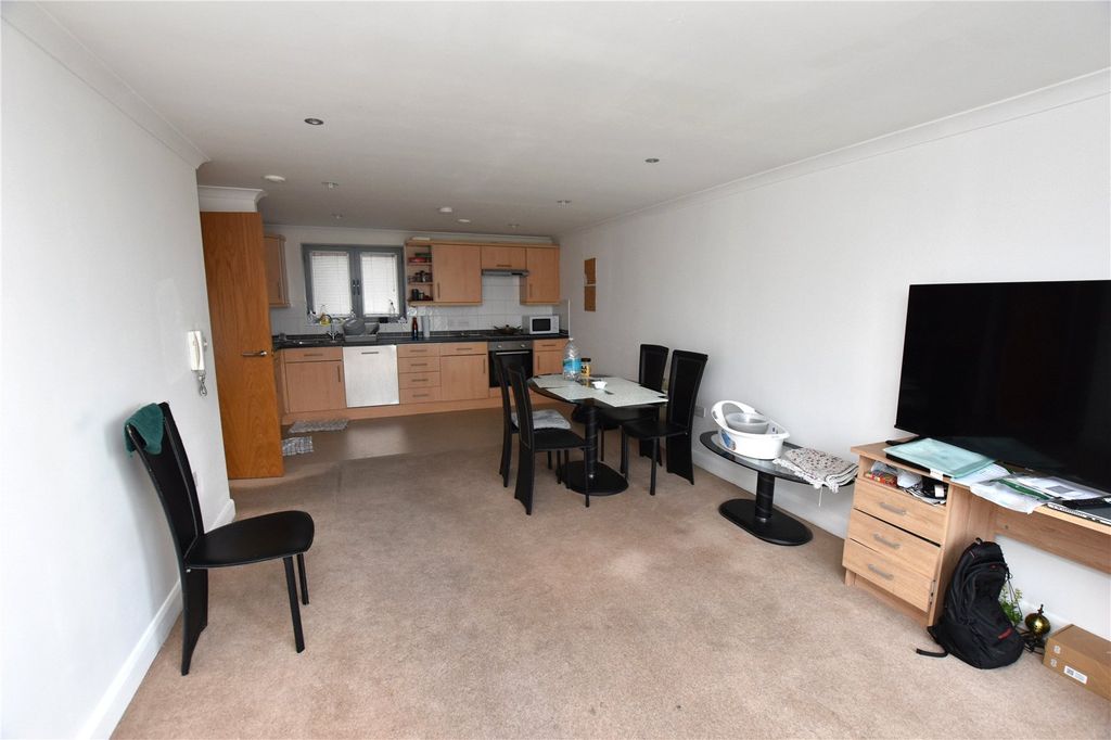 Property photo 3 of 11 Picture No. 14