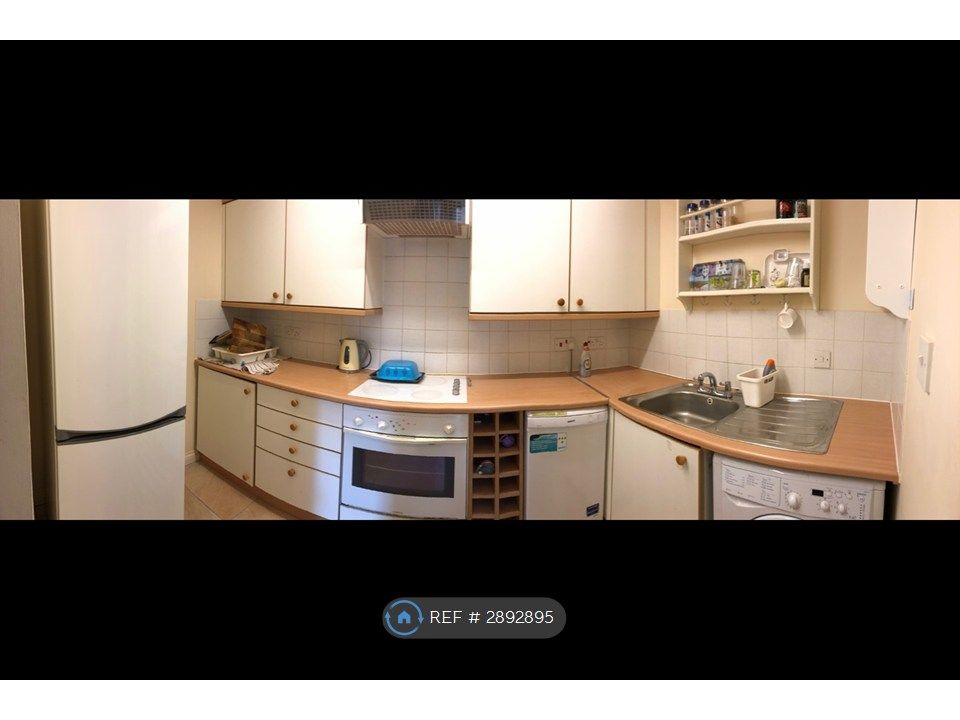 Property photo 3 of 8 Kitchen
