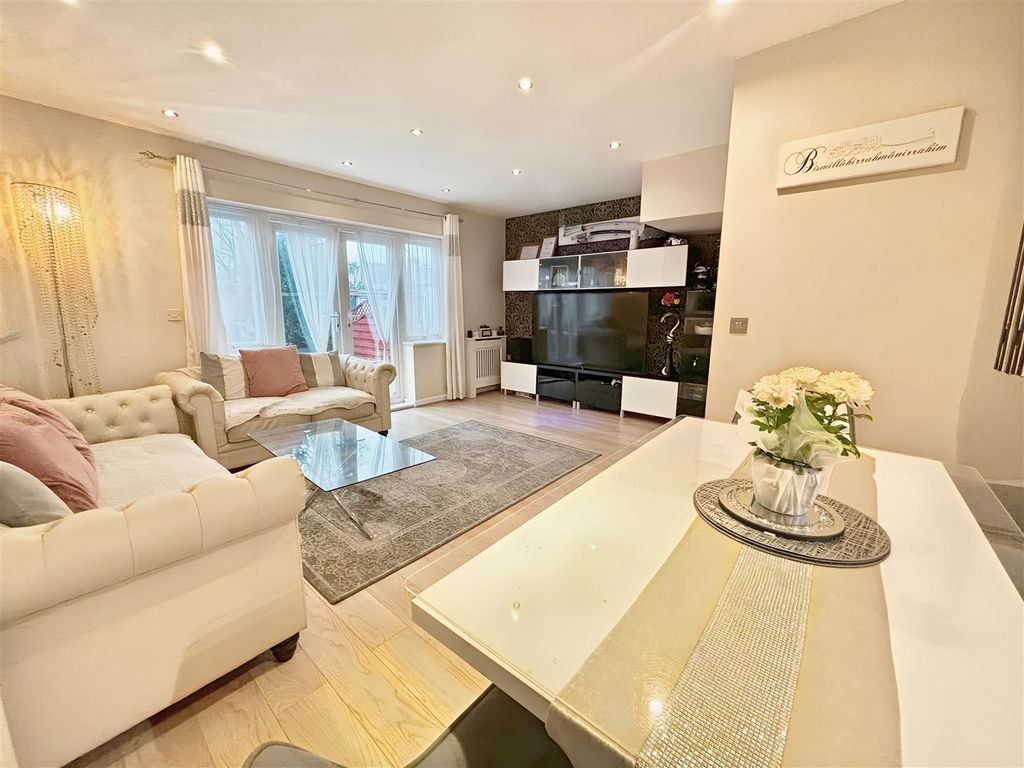 Property photo 3 of 35