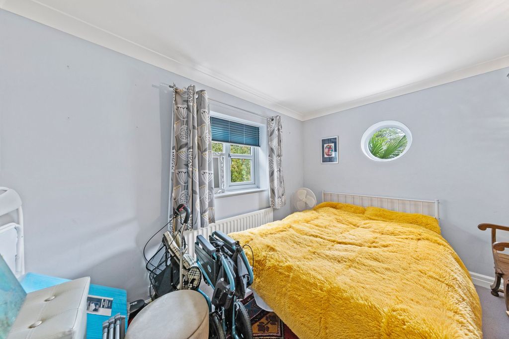 Additional image 8 of 2 bed flat for saleCliff Lane, Grappenhall WA4