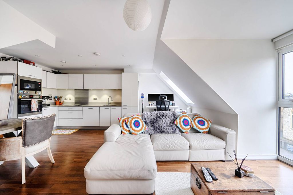 Property photo 3 of 7