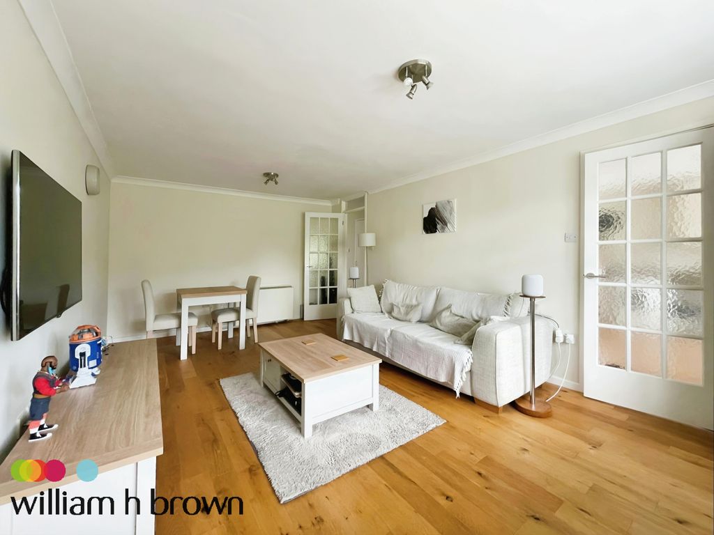 Property photo 3 of 11 Living Room