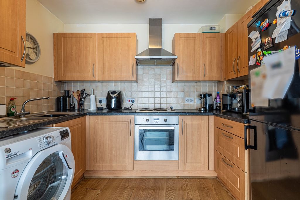 Property photo 2 of 10 5275993