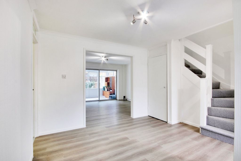 Property photo 3 of 22 Dining Area