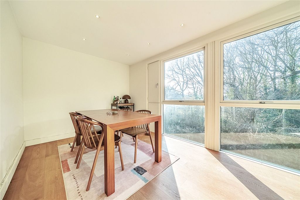 Property photo 2 of 19 Picture No. 05