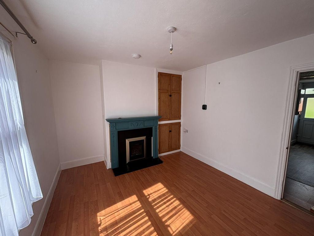 Property photo 2 of 11 Living Room