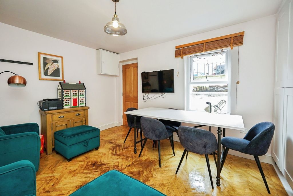 Property photo 2 of 14 Pbox-Img.Jpg