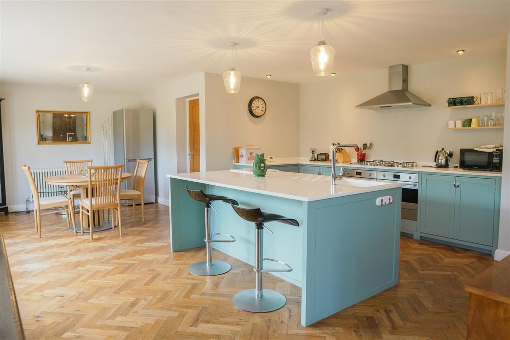 Property photo 3 of 31 P-29.Jpg