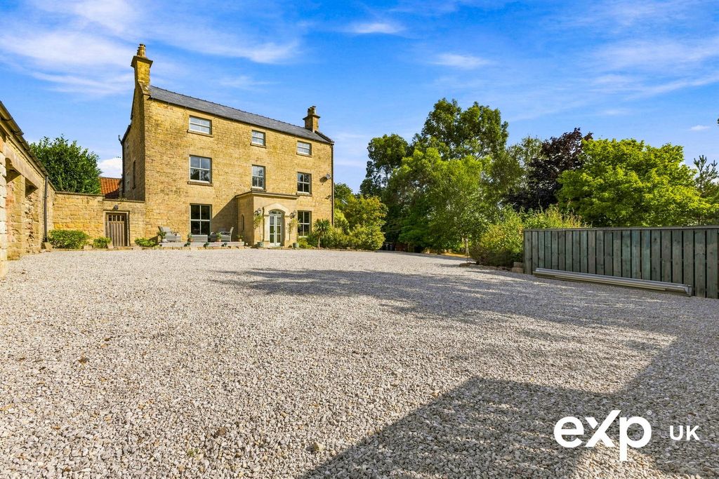 Property photo 1 of 51