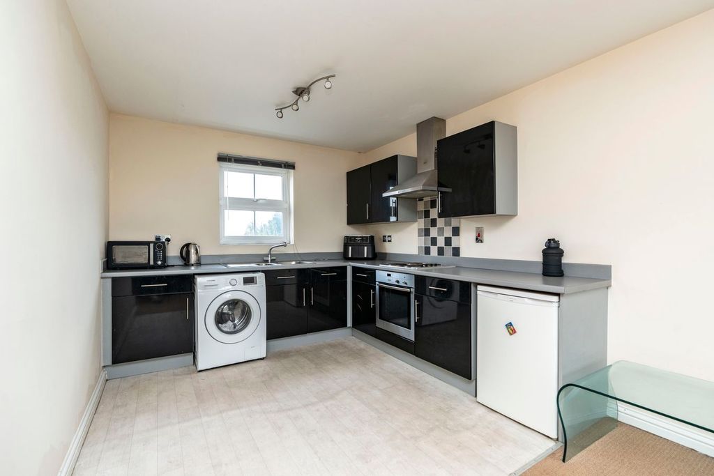 Property photo 2 of 9