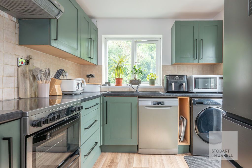 Property photo 3 of 14 Kitchen