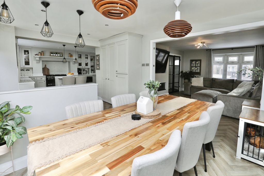 Property photo 1 of 20 Kitchen/Diner