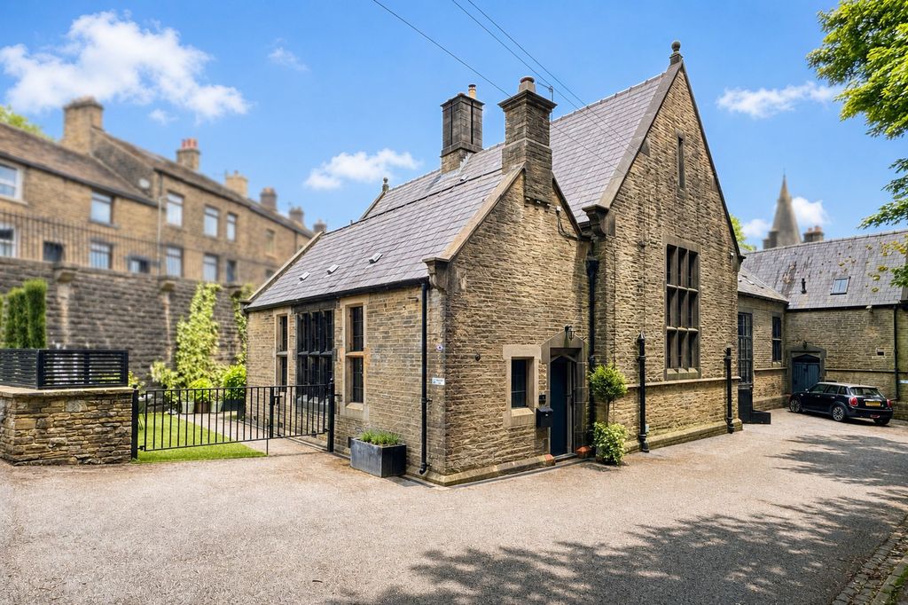 Property photo 1 of 33