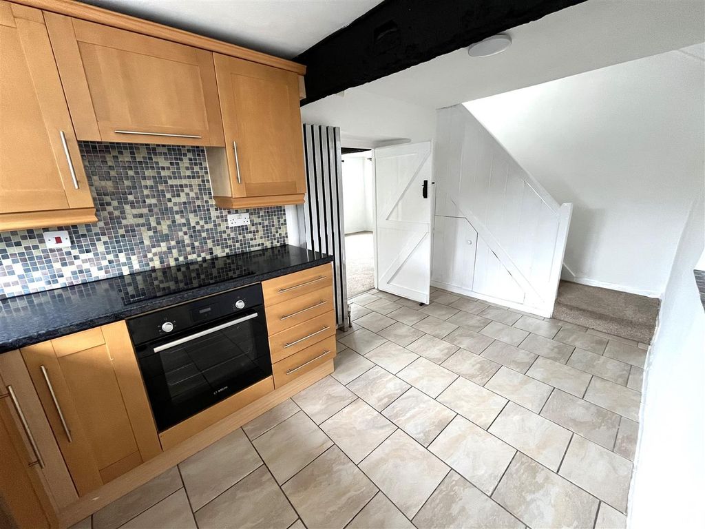 Property photo 3 of 14 Kitchen