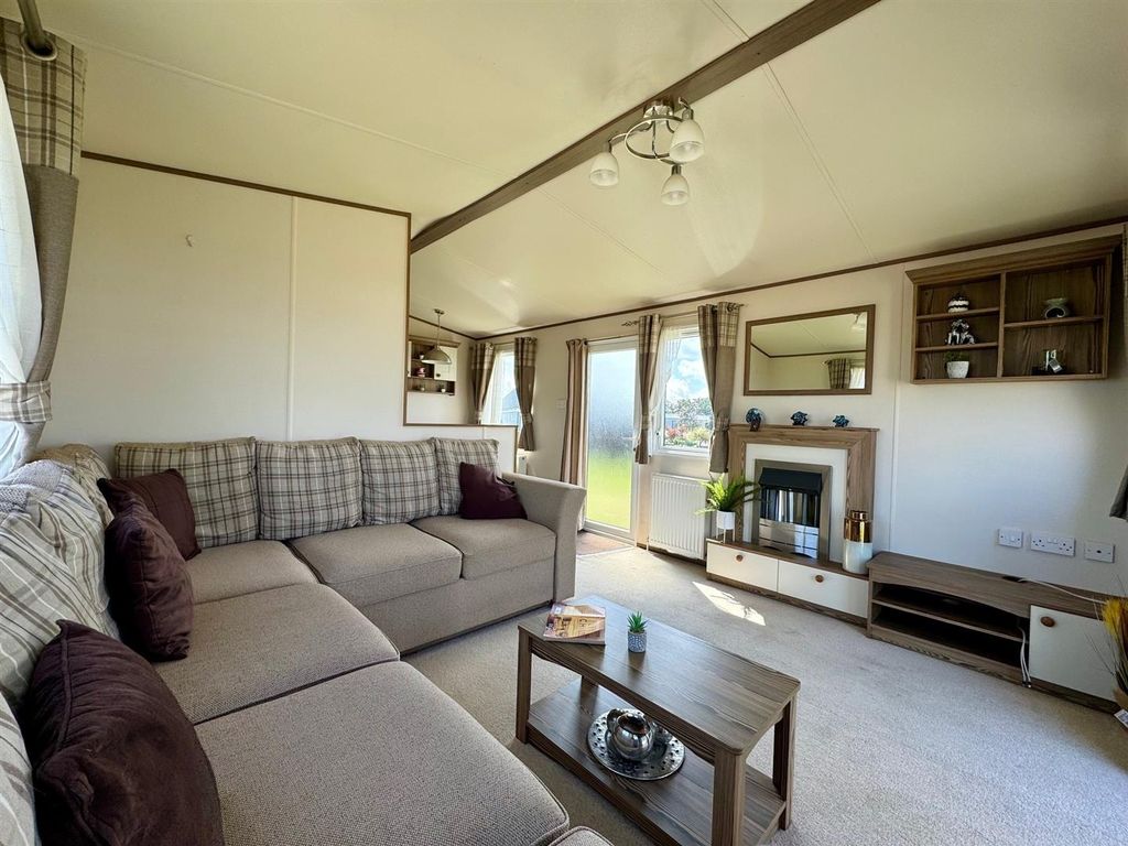 Property photo 2 of 19 Abi-Elan-2015-Vs718557-75466929.Jpg