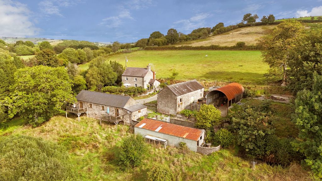 Property photo 1 of 32