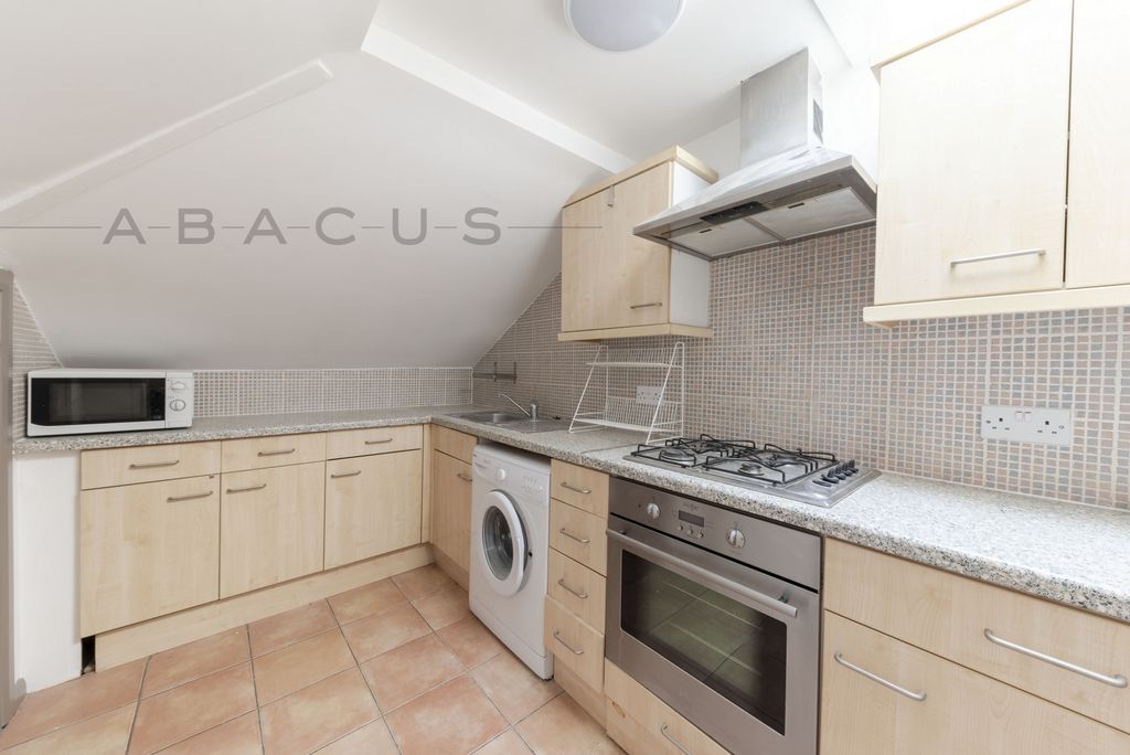 Property photo 3 of 8 Photo 9