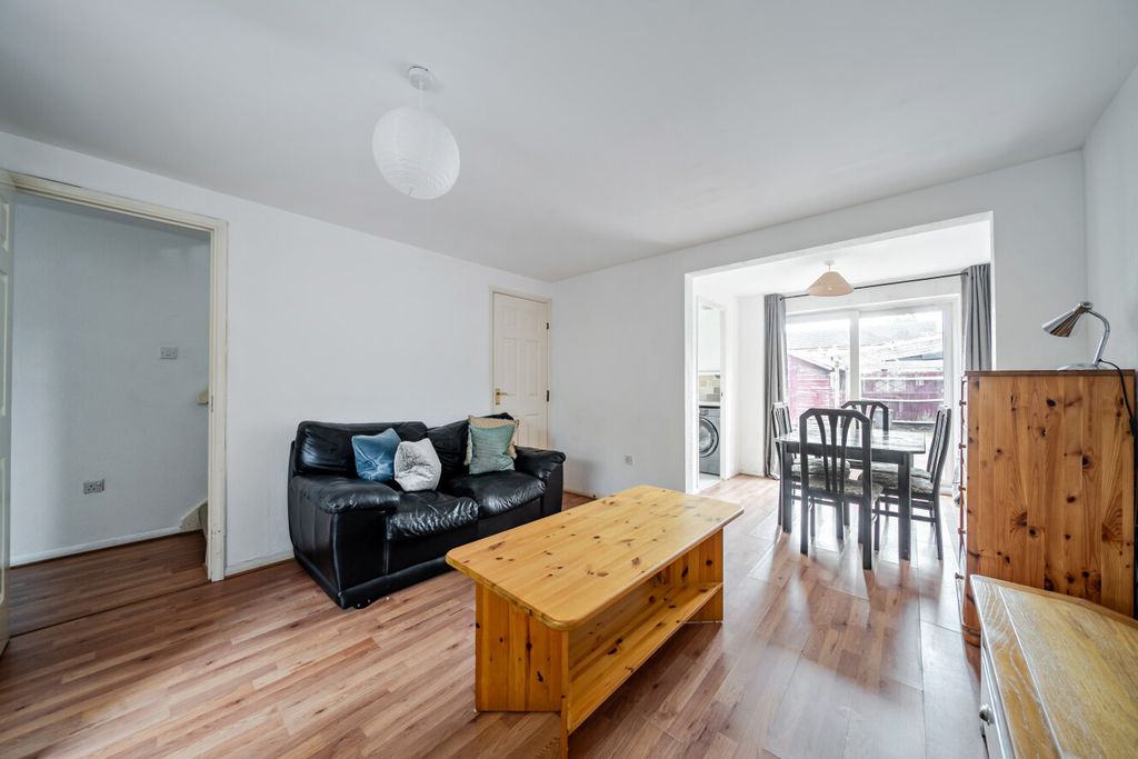Property photo 3 of 21 1515092-5-6A980c8...