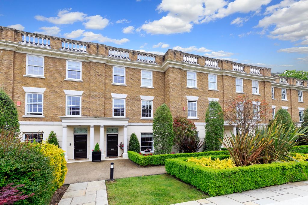 Property photo 2 of 13