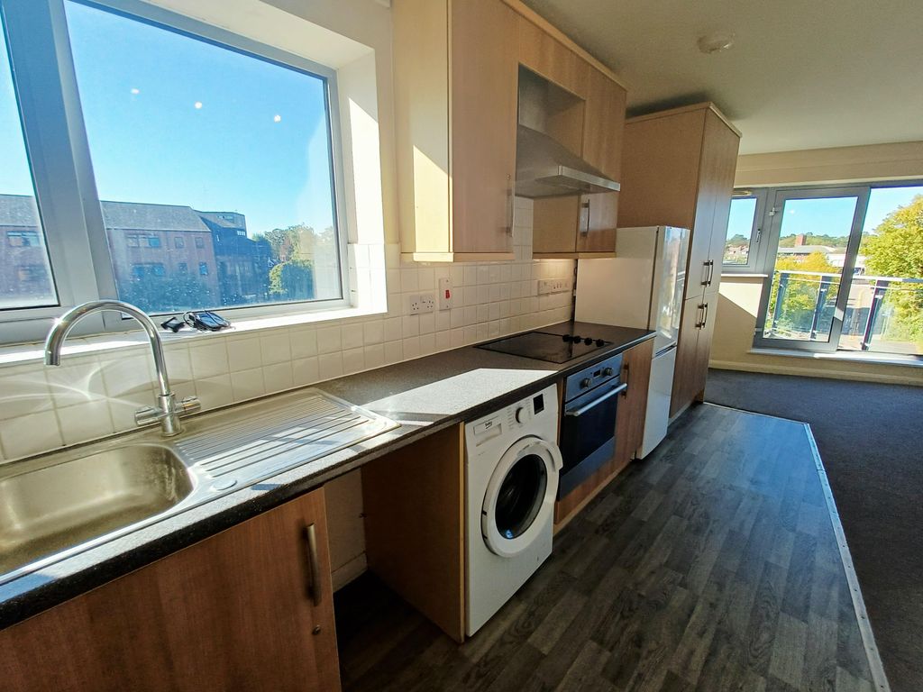 Property photo 2 of 21 Kitchen