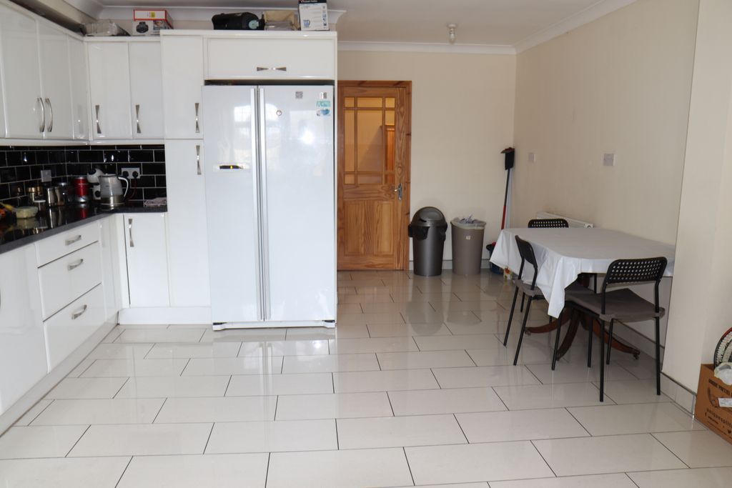 Property photo 3 of 14 Gallery