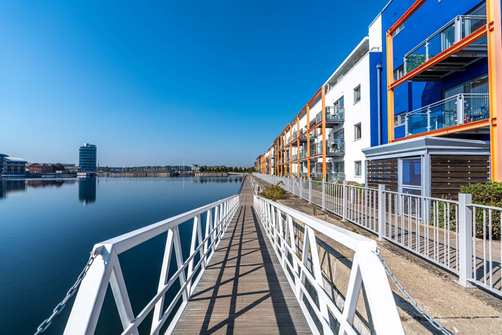 Property photo 1 of 8 Photo