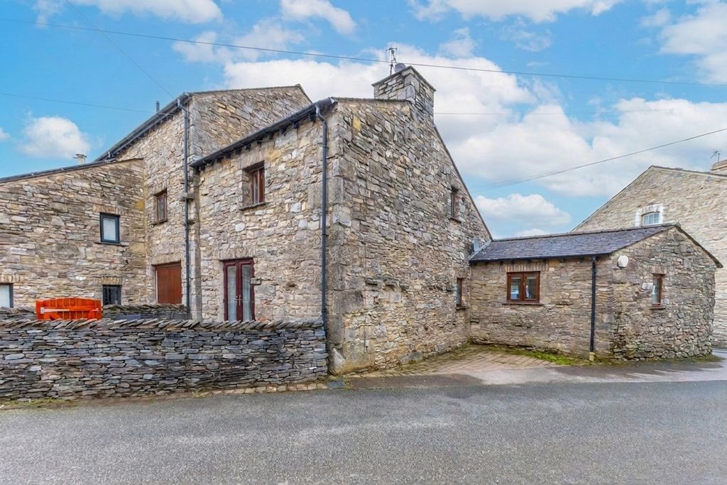 Property photo 1 of 27