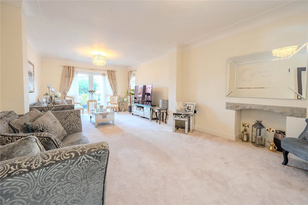 Property photo 2 of 21 2