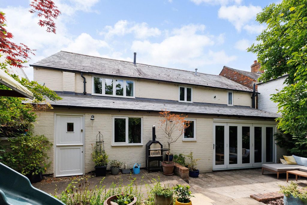 Property photo 3 of 19 Image