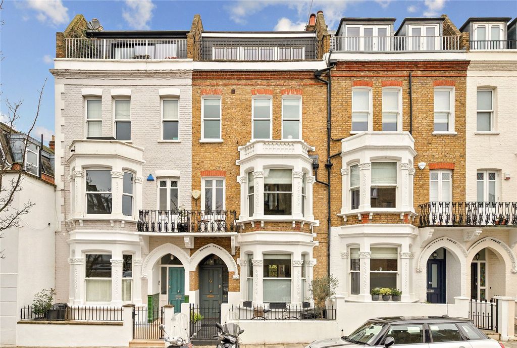 Property photo 1 of 15 Front Exterior