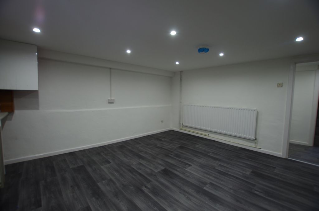 Property photo 1 of 13 34A Beechwood Avenue, Bradford, Bd6 3Af