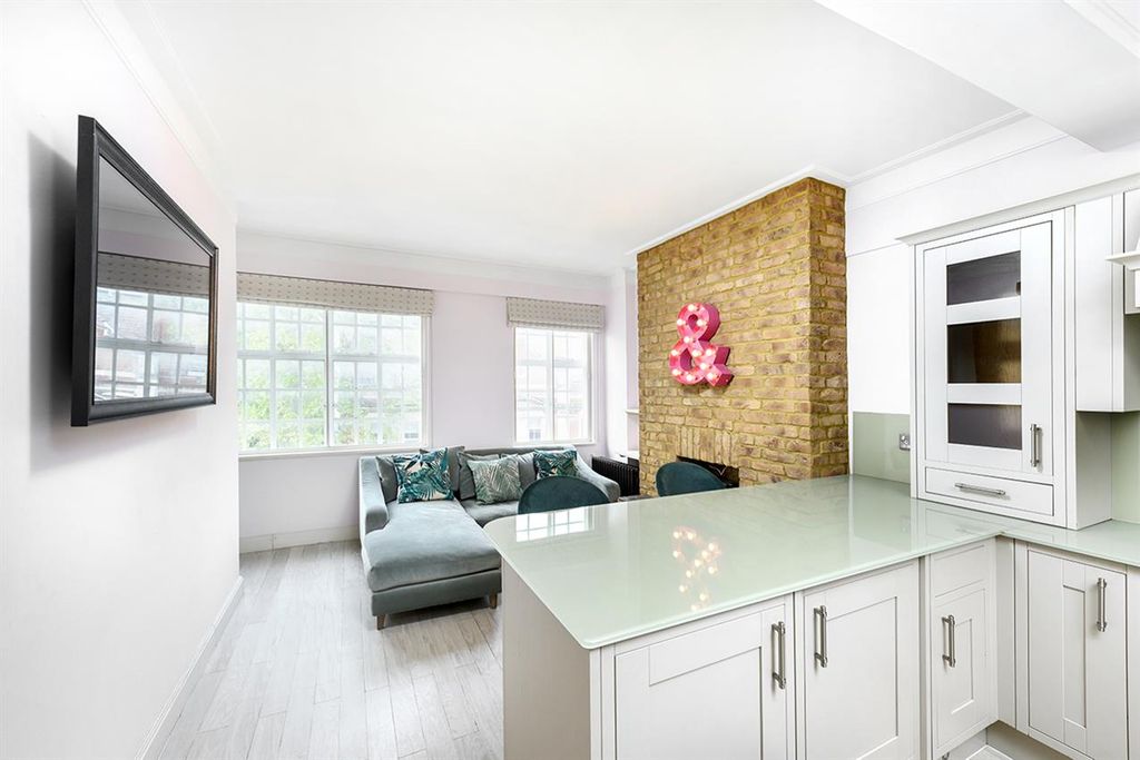 Property photo 3 of 15 Photo 2