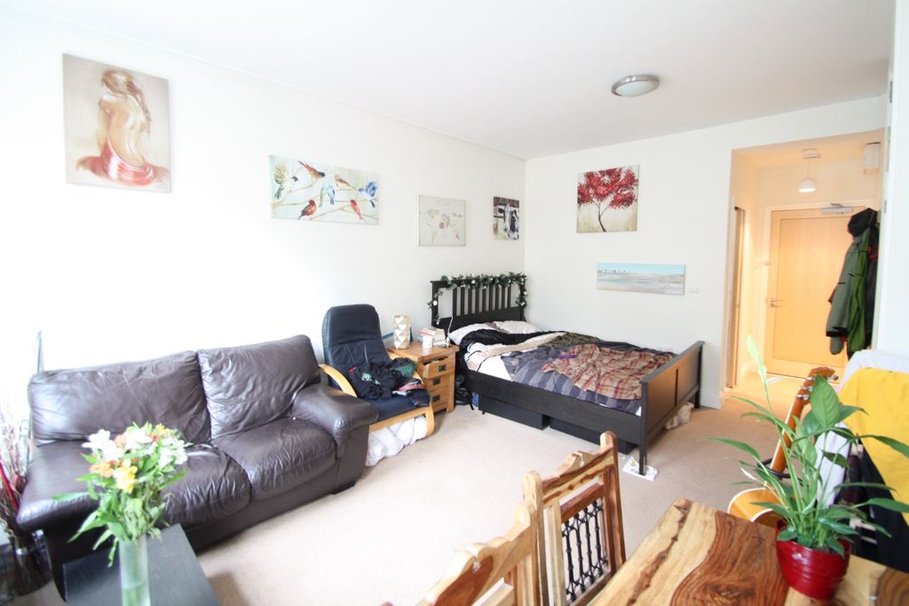 Property photo 2 of 10 1018552