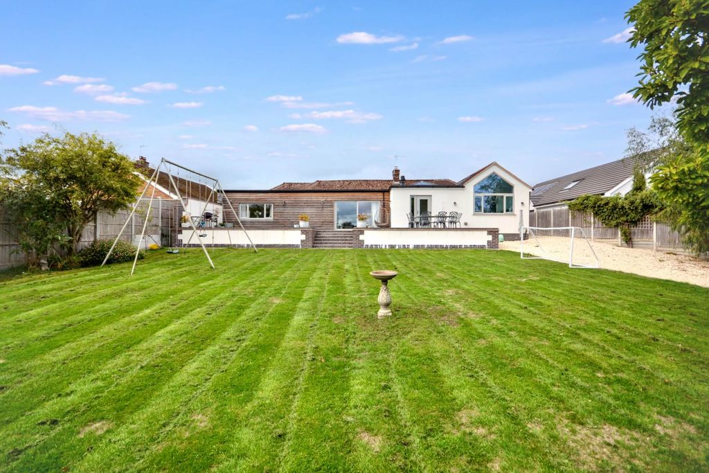 Property photo 2 of 31
