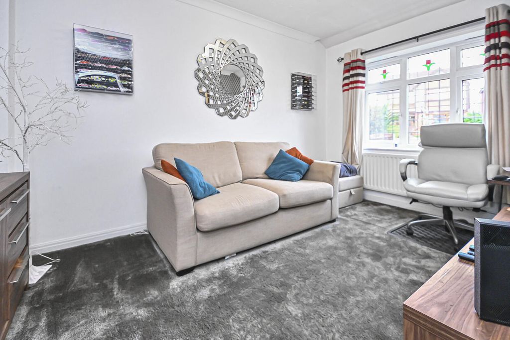 Property photo 3 of 32 Dining Room