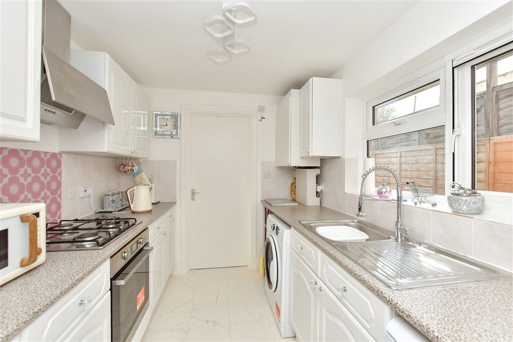 Property photo 2 of 12 Kitchen