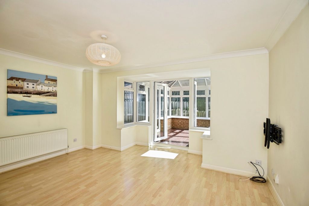 Property photo 3 of 15 Photo
