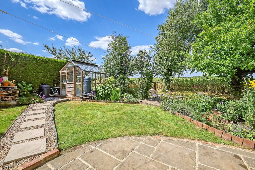 Property photo 2 of 27 Picture No. 30