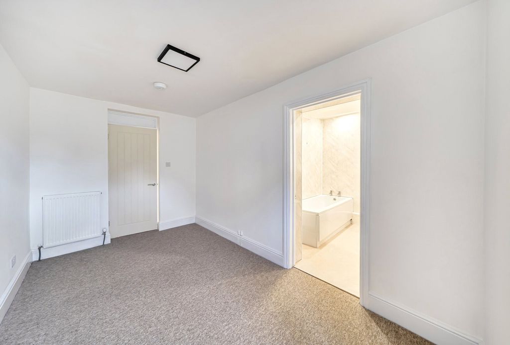 Property photo 3 of 12 Bedroom