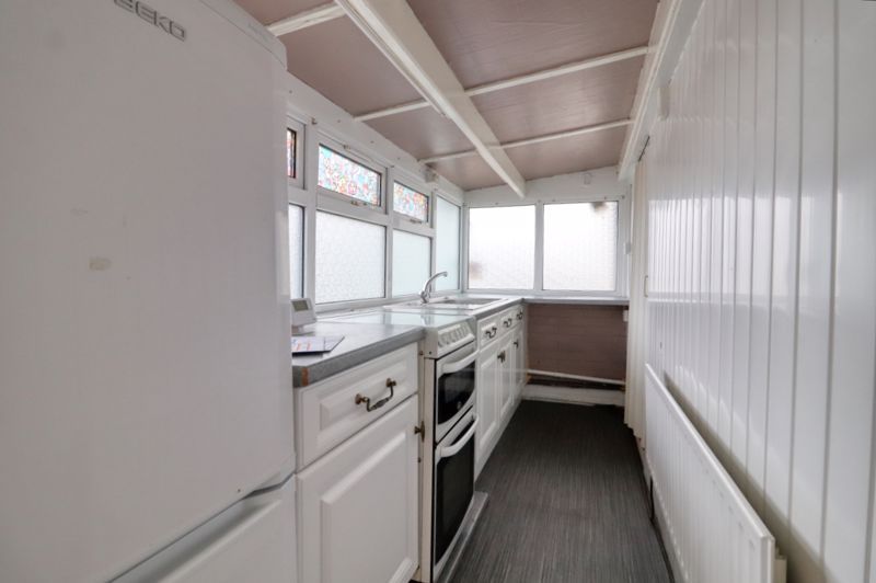 Property photo 2 of 7 Kitchen