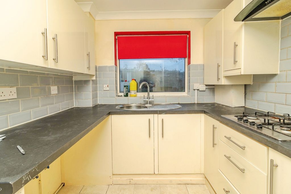 Property photo 2 of 18 Photo