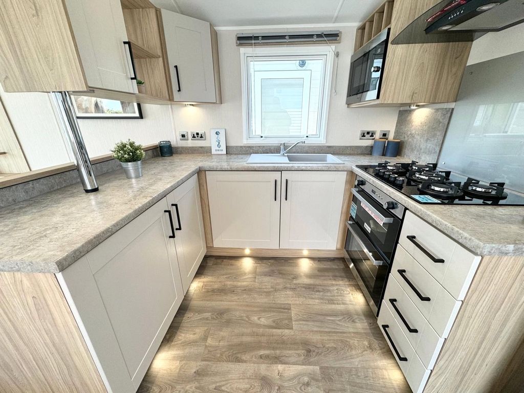 Property photo 2 of 11 Picture No. 06