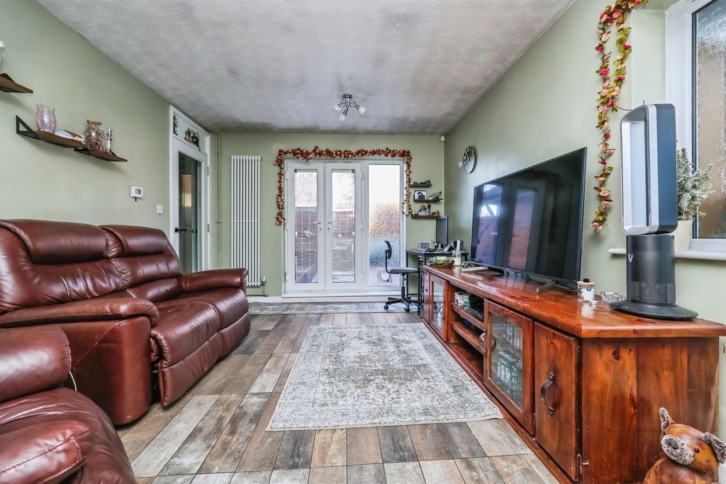 Property photo 2 of 16 Pbox-Img.Jpg