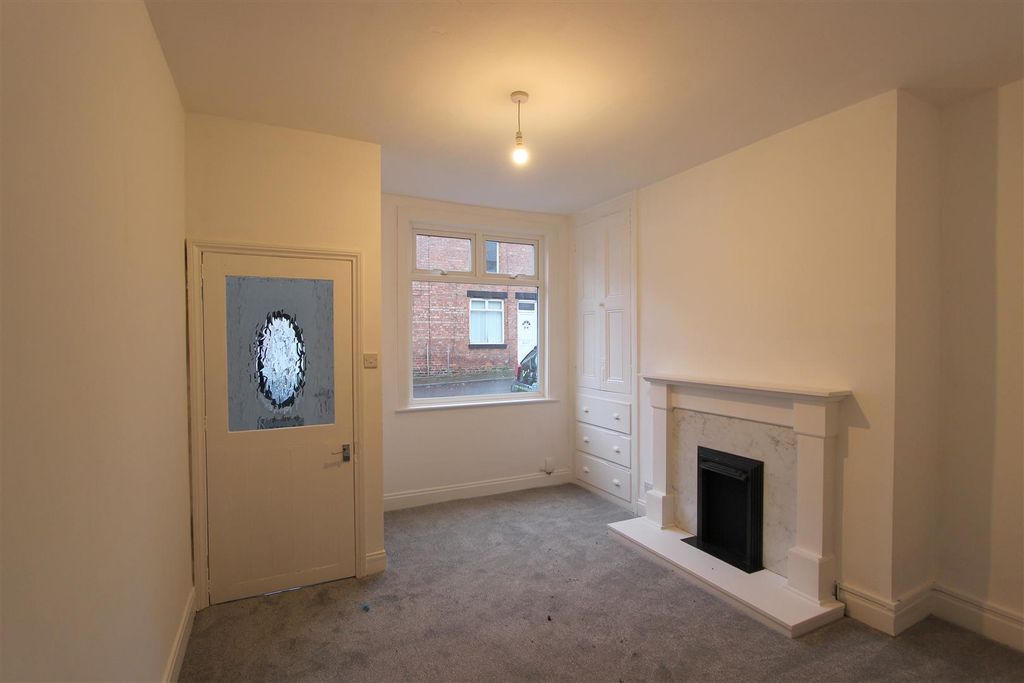 Property photo 1 of 7 Lounge