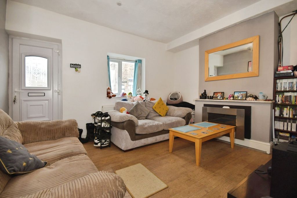 Property photo 3 of 16 Front Room