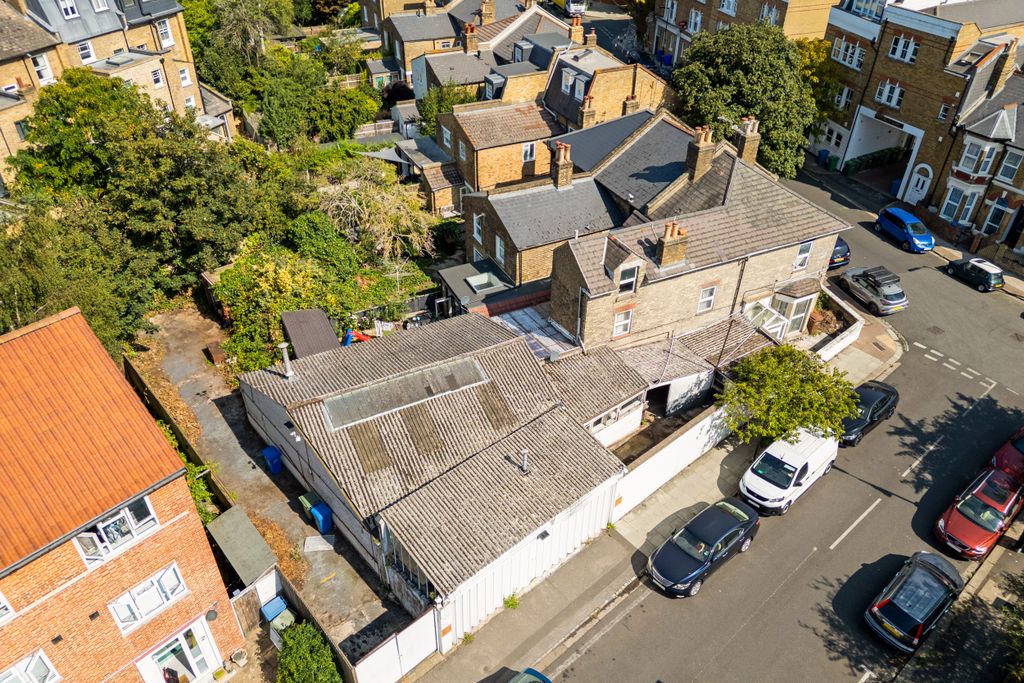 Property photo 3 of 10