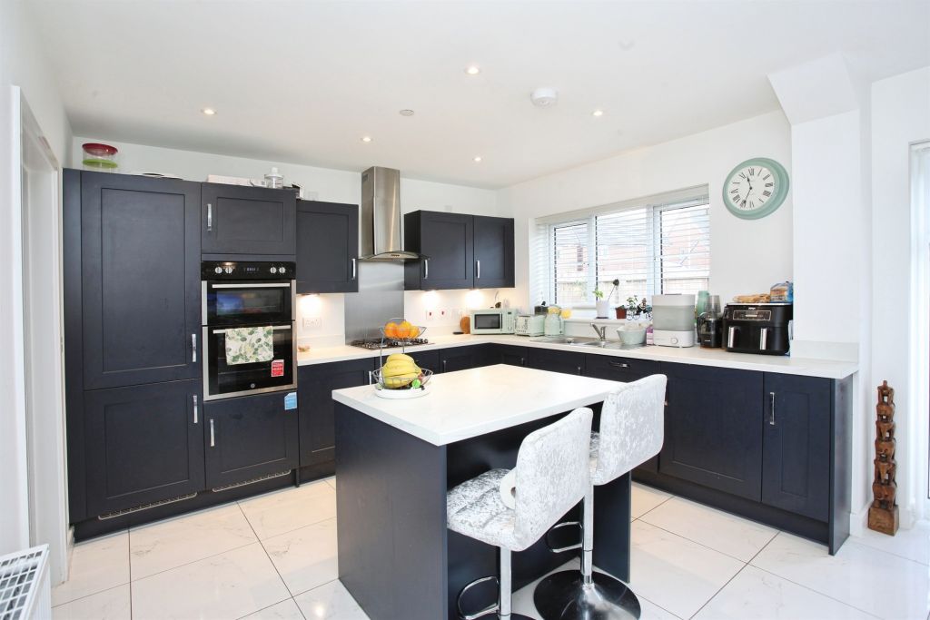 Property photo 3 of 33