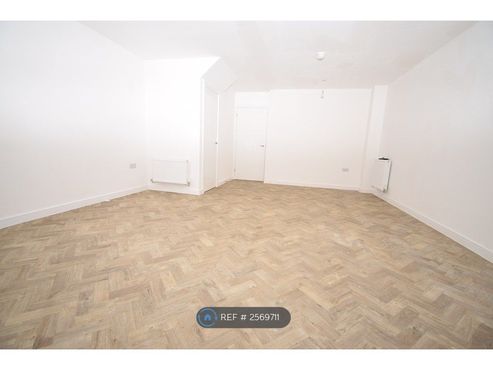Property photo 3 of 8 Dining Room