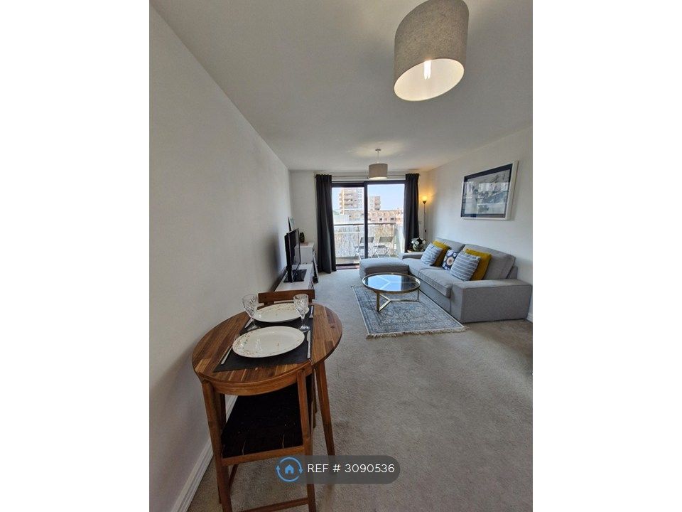 Property photo 2 of 11 Living Room