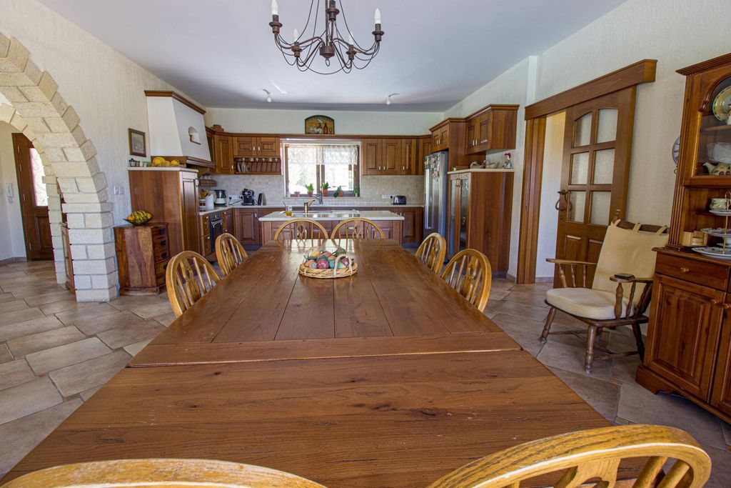 Property photo 1 of 30